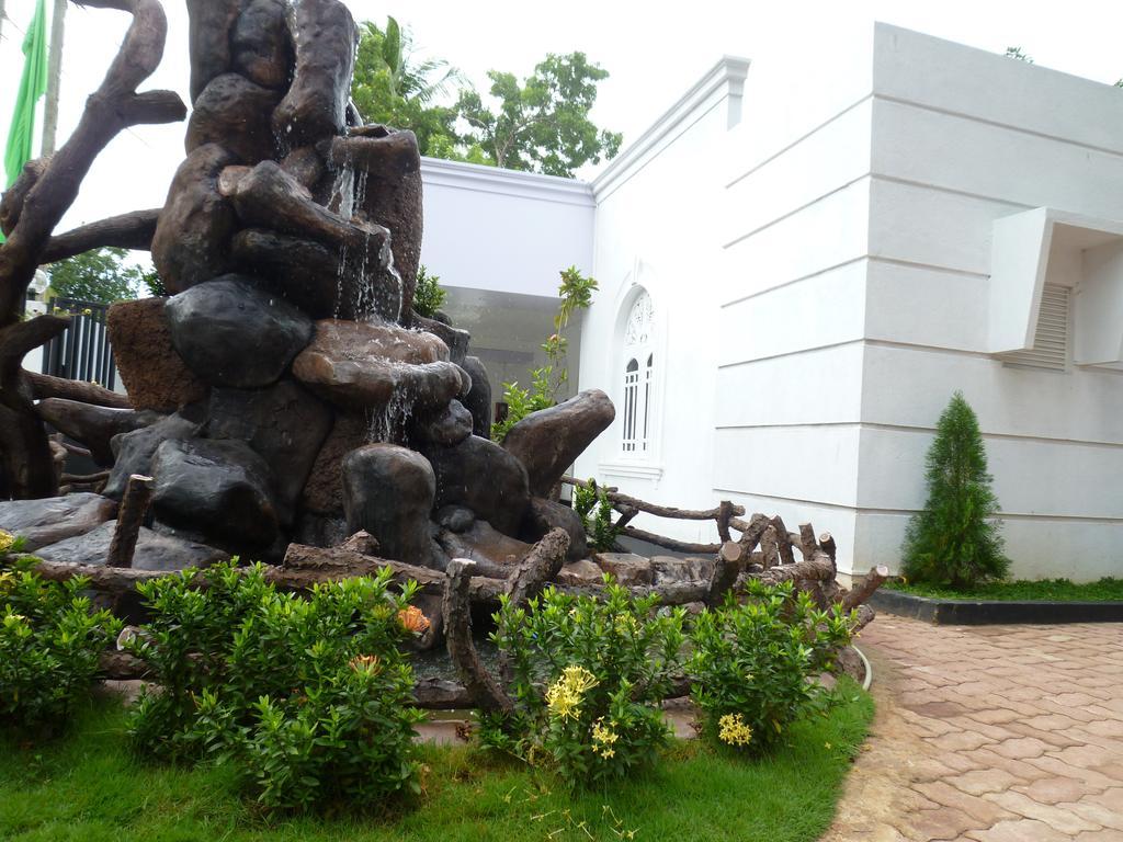 Crystal V Tourist Resort Anuradhapura Dış mekan fotoğraf